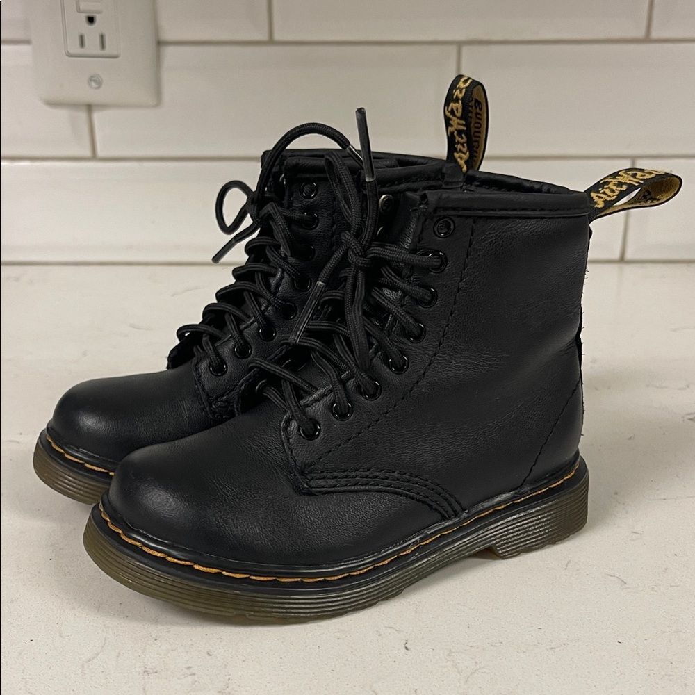 DR MARTEN TODDLER 1460 T SOFTY T LEATHER LACE UP BOOTS Size 8